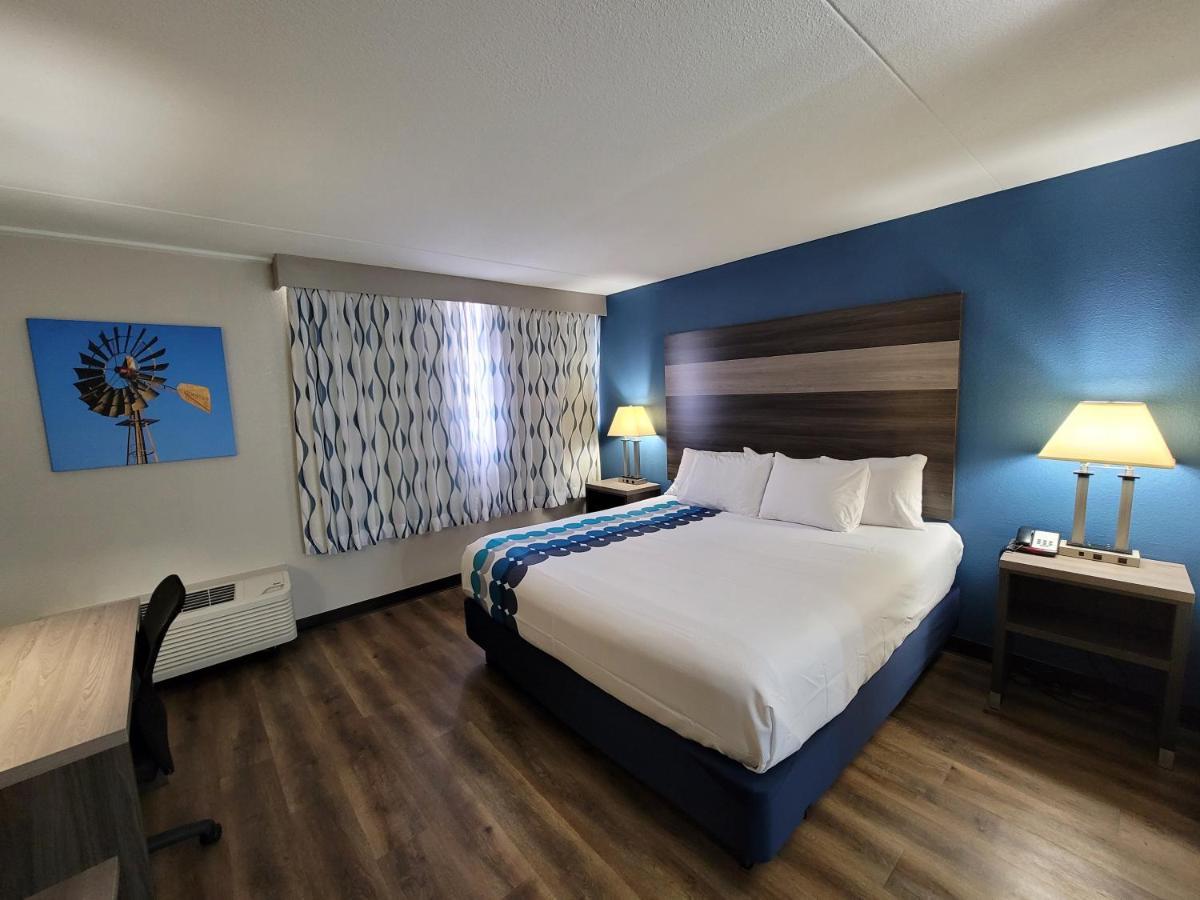 Wingate By Wyndham Wichita Airport Hotel Exterior foto