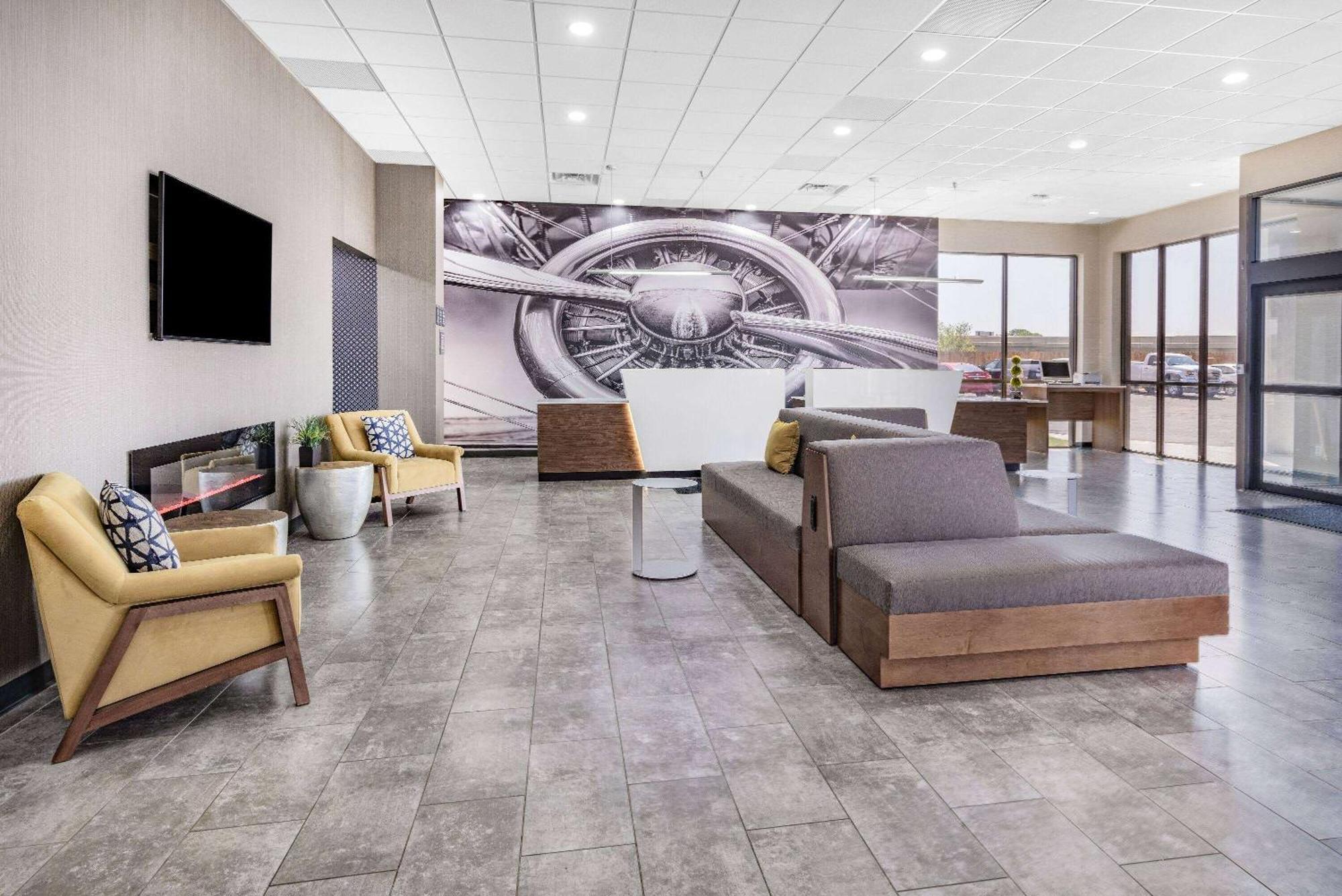Wingate By Wyndham Wichita Airport Hotel Exterior foto